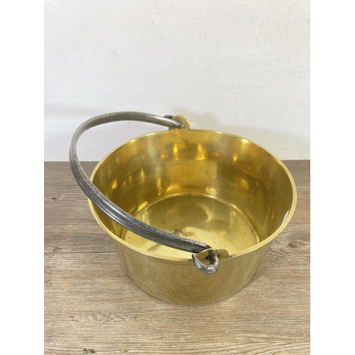 364 - A Victorian brass preserve pan - approx. 30cm dimeter x 15cm high