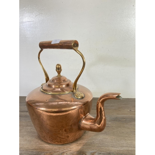 370 - A Victorian copper kettle with acorn finial - approx. 35cm high