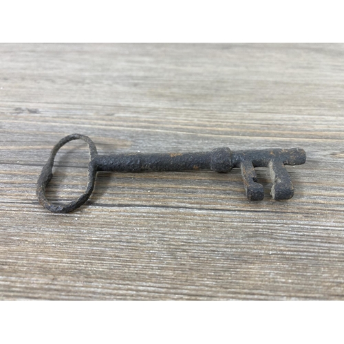 382 - A collection of 18th and 19th century keys