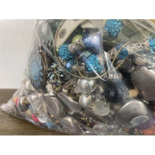 417 - Approx. 10kg of costume jewellery