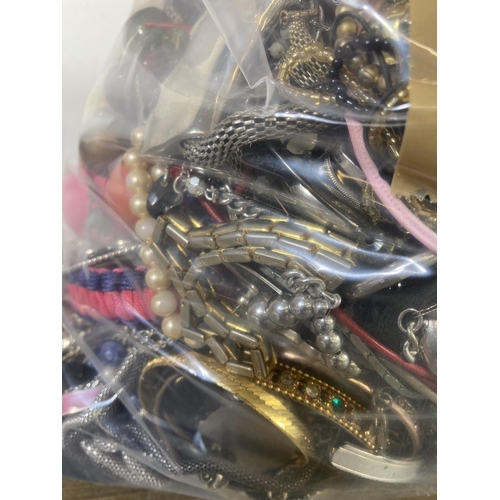 429 - Approx. 10kg of costume jewellery