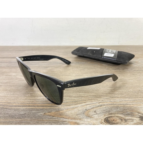 436 - A pair of Ray-Ban Wayfarer sunglasses