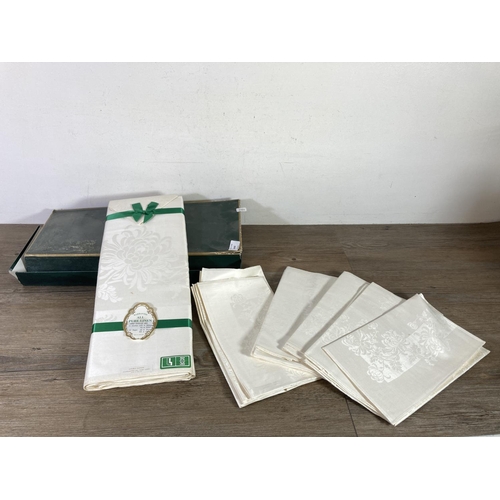 444 - A boxed Irish Linen Hemd damask no. 945 set