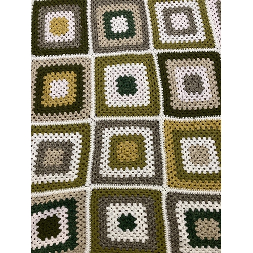 451 - A mid/late 20th century crochet blanket - approx. 245cm long x 190cm wide