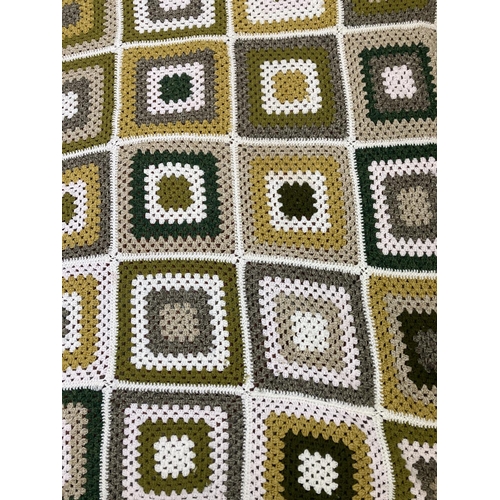 451 - A mid/late 20th century crochet blanket - approx. 245cm long x 190cm wide