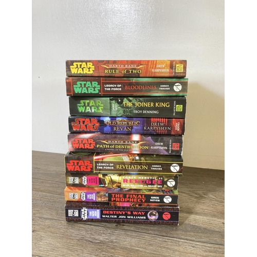 469 - A collection of Star Wars novels