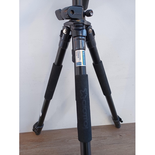 659 - A Giottos MTL9361B professional aluminium camera tripod