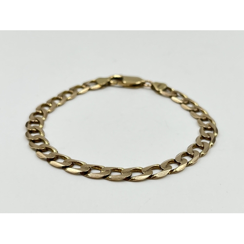 2122 - A 9ct gold curb link bracelet - approx. gross weight 9.2 grams and 19cm long