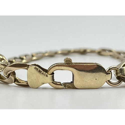 2122 - A 9ct gold curb link bracelet - approx. gross weight 9.2 grams and 19cm long