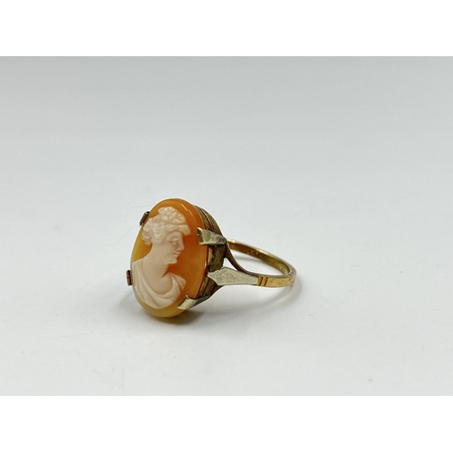 2161 - A 9ct gold cameo dress ring, size Q - approx. gross weight 2.85 grams