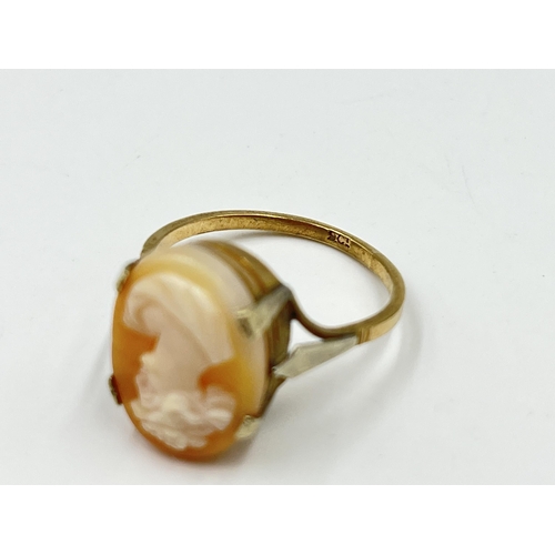 2161 - A 9ct gold cameo dress ring, size Q - approx. gross weight 2.85 grams