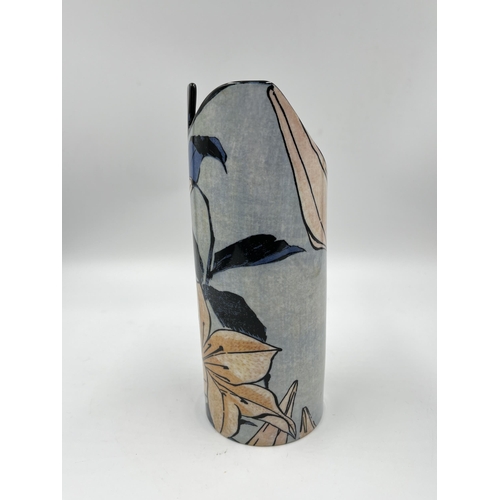 292 - A Beswick Silhouette d'Art Parastone Hokusai vase - approx. 22cm high