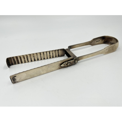 2271 - A pair of George III hallmarked sterling silver asparagus tongs - approx. gross weight 192 grams and... 