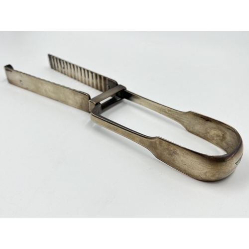 2271 - A pair of George III hallmarked sterling silver asparagus tongs - approx. gross weight 192 grams and... 