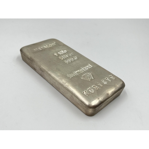 1254 - A Metalor 1 Kilo .999 silver bullion bar with certificate