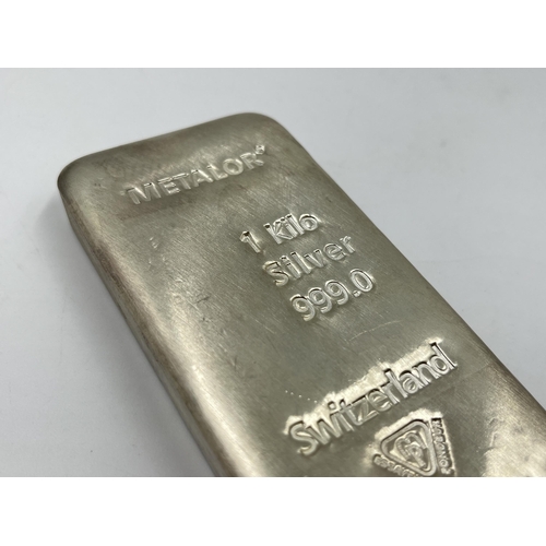 1254 - A Metalor 1 Kilo .999 silver bullion bar with certificate