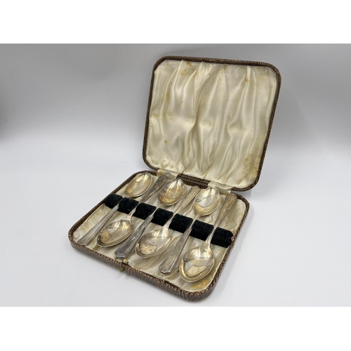 1252 - A cased set of six hallmarked Birmingham silver teaspoons, dated 1942, Rd No. 796343 - approx. gross... 