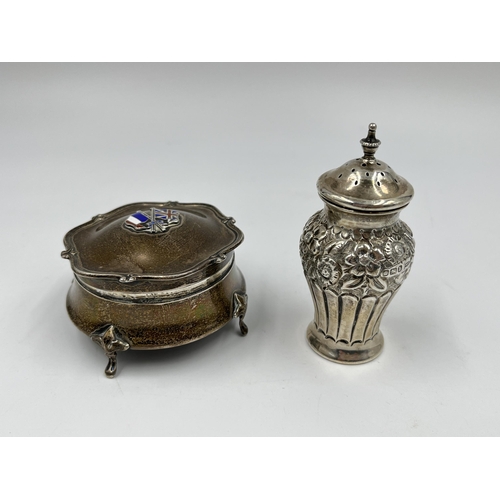 1253 - Two pieces of hallmarked sterling silver, one Henry Matthews Chester silver trinket box dated 1914 -... 