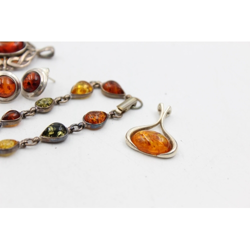 1095 - Ten pieces of .925 silver amber jewellery to include pendants, bracelets etc. - approx. gross weight... 