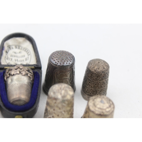 1214 - Seven hallmarked sterling silver thimbles to include Charles Horner etc. - approx. gross weight 35 g... 