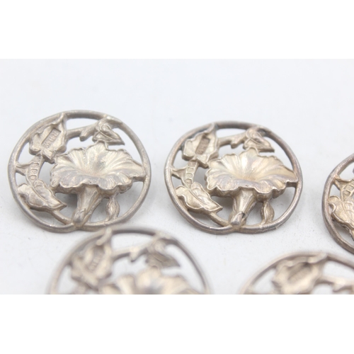 1235 - Five Art Nouveau hallmarked London silver buttons, dated 1903 - approx. gross weight 30 grams and 3c... 