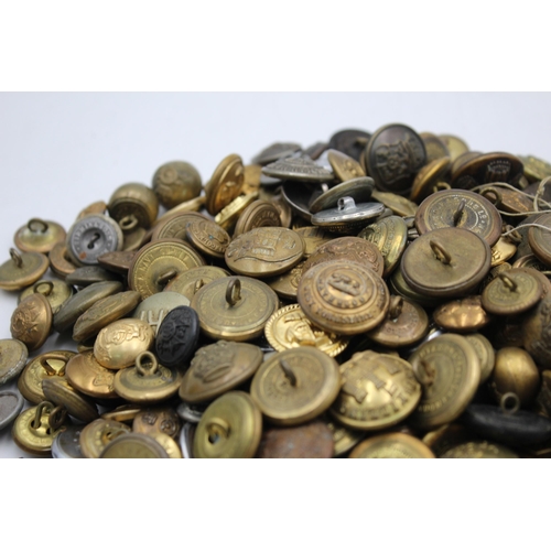 1274 - A collection of uniform buttons to include military, railway, police etc.