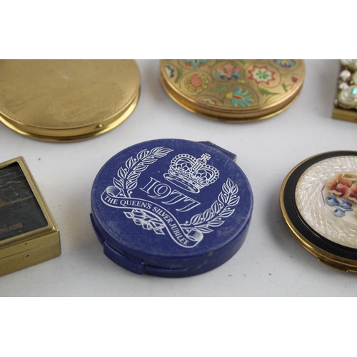 353 - Twenty vintage powder compacts to include Melissa, Clover, lucite etc.