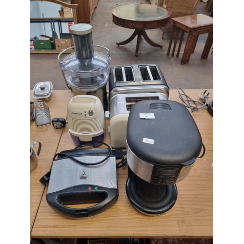 561 - Six electrical items to include Russell Hobbs coffee maker, Logik four slice toaster, Breville JE27 ... 