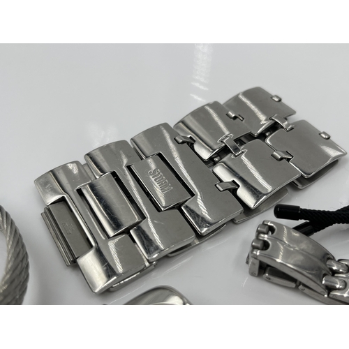 1098 - A collection of stainless steel jewellery to include Fossil, Citizen etc.