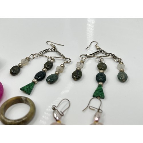 1106 - A collection of gemstone jewellery to include malachite and green moss agate earrings, amethyst pend... 