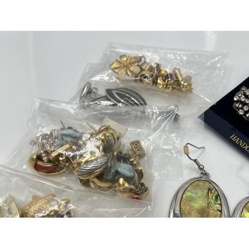 1112 - A collection of vintage earrings to include Trifari, Jewelcraft etc.