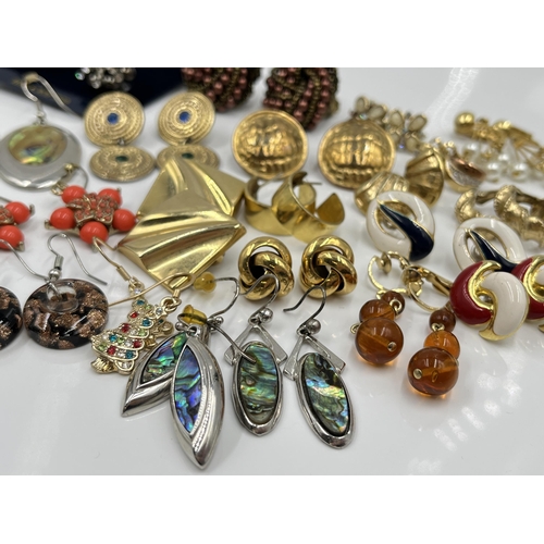 1112 - A collection of vintage earrings to include Trifari, Jewelcraft etc.