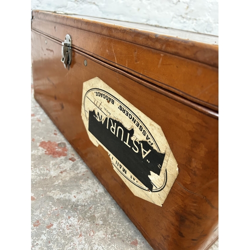 104 - A 1940s Rev-Robe brown leather suitcase retailed by Finnigans Deansgate Manchester - approx. 24cm hi... 