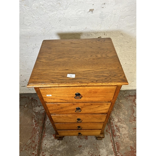 154 - An oak chest of five drawers with cabriole supports and spade feet - approx. 92cm high x 46cm wide x... 