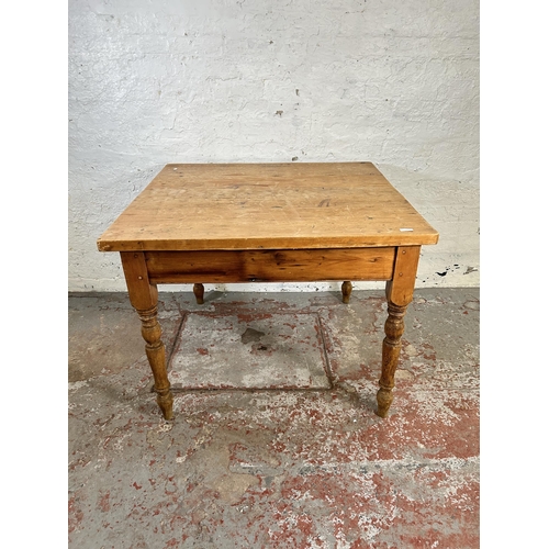 70 - A Victorian style pine farmhouse dining table - approx. 78cm high x 101cm long x 95cm wide