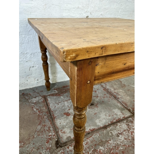 70 - A Victorian style pine farmhouse dining table - approx. 78cm high x 101cm long x 95cm wide