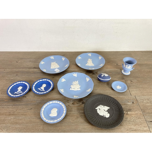 243 - Ten pieces of Wedgwood Jasperware