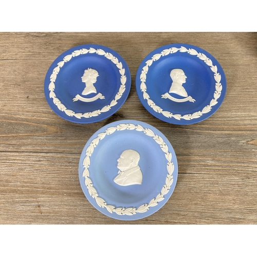 243 - Ten pieces of Wedgwood Jasperware