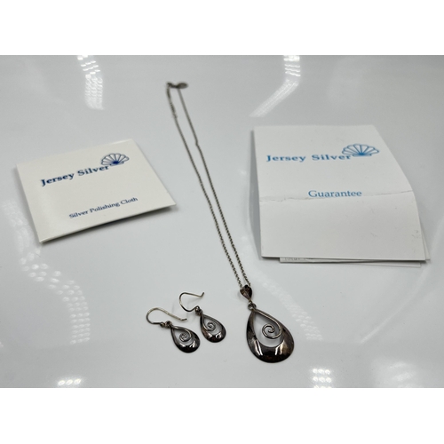 1151 - A .925 silver necklace and earrings set - approx. gross weight 5.66 grams