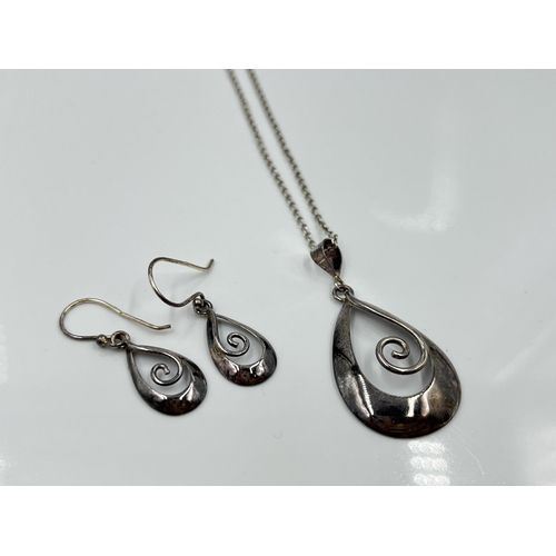 1151 - A .925 silver necklace and earrings set - approx. gross weight 5.66 grams