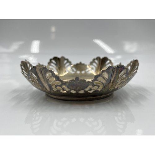 1244 - A Viner's Ltd hallmarked Sheffield silver pierced circular dish, dated 1951 - approx. gross weight 6... 