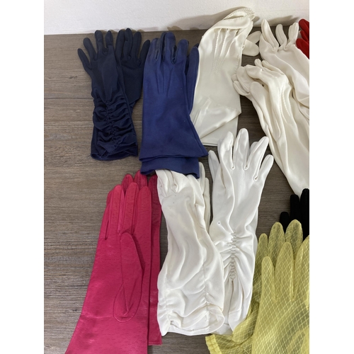 360 - Approx. twenty seven pairs of vintage gloves