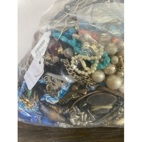 368 - Approx. 10kg of costume jewellery