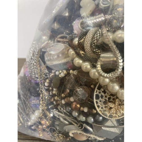 372 - Approx. 10kg of costume jewellery