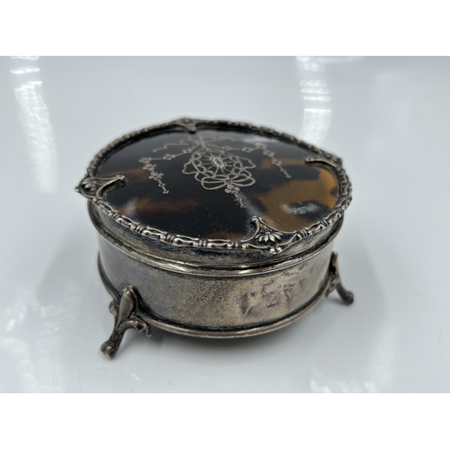 1218 - An Edwardian hallmarked Birmingham silver trinket box, dated 1910 - approx. gross weight 49 grams an... 