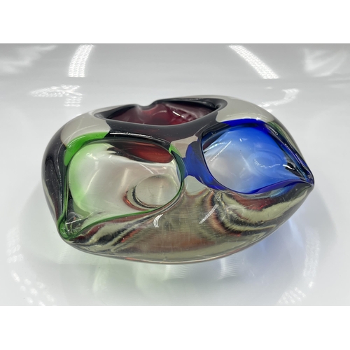 202 - A 1960s Italian Murano tricoloured glass ashtray - approx. 5.5cm high x 15cm diameter