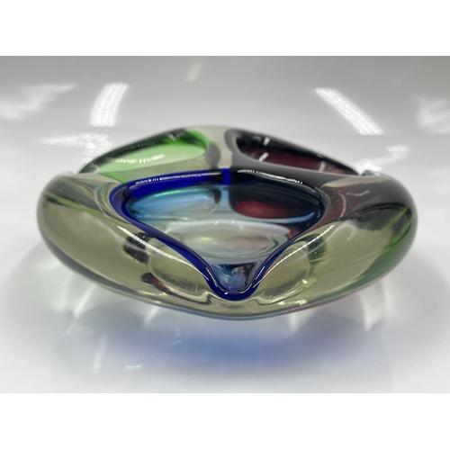 202 - A 1960s Italian Murano tricoloured glass ashtray - approx. 5.5cm high x 15cm diameter