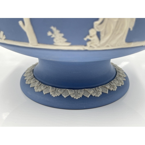 213 - A Wedgwood pale blue Jasperware pedestal bowl - approx. 13cm high x 20cm diameter