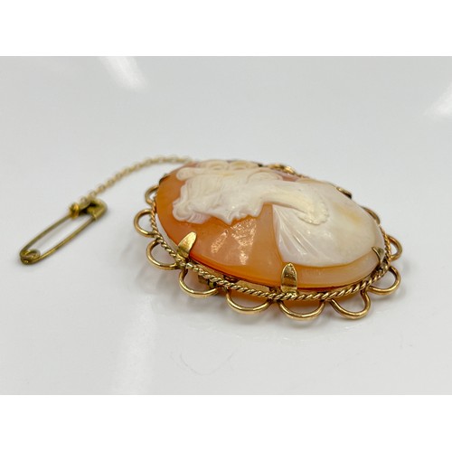 1145 - A hallmarked Birmingham 9ct gold cameo brooch, dated 1986 - approx. gross weight 8.53 grams