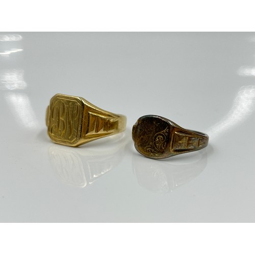 1155 - Two signet rings, one hallmarked Birmingham 9ct gold dated 1956, size Q - approx. gross weight 5.2 g... 